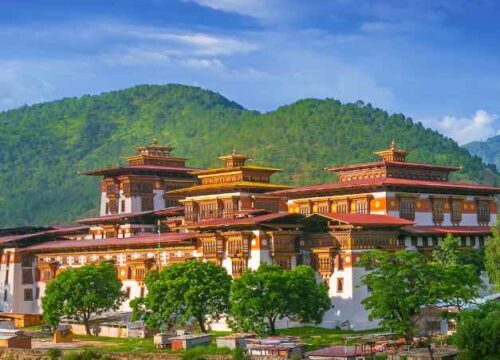Sacred Bhutan: Phuentsholing to Paro Experience